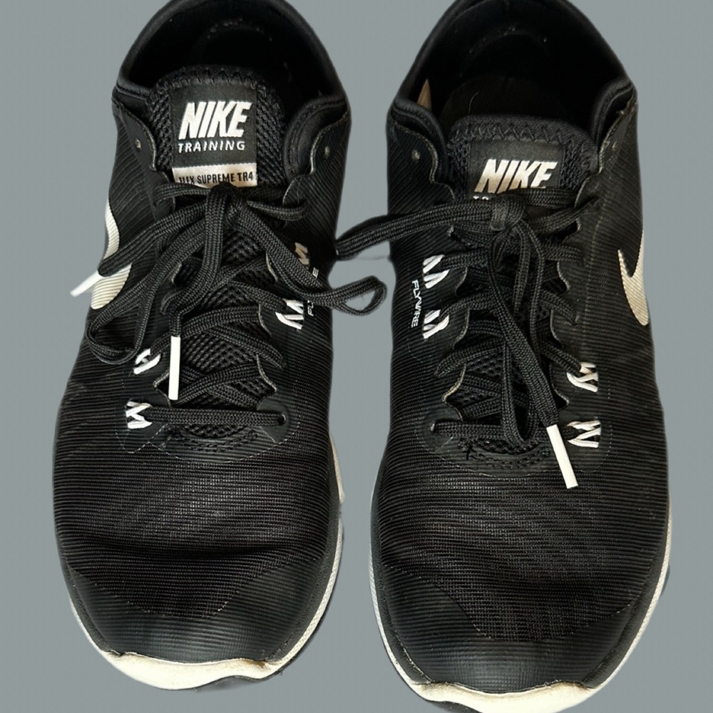 Women’s Nike Training Flywire Athletic Sneakers Size 8